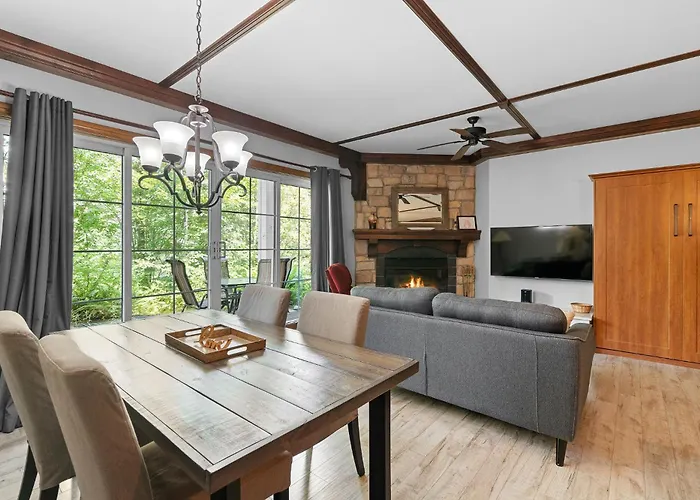 Les Manoirs Wpool & Hot Tub Near Village 120-7